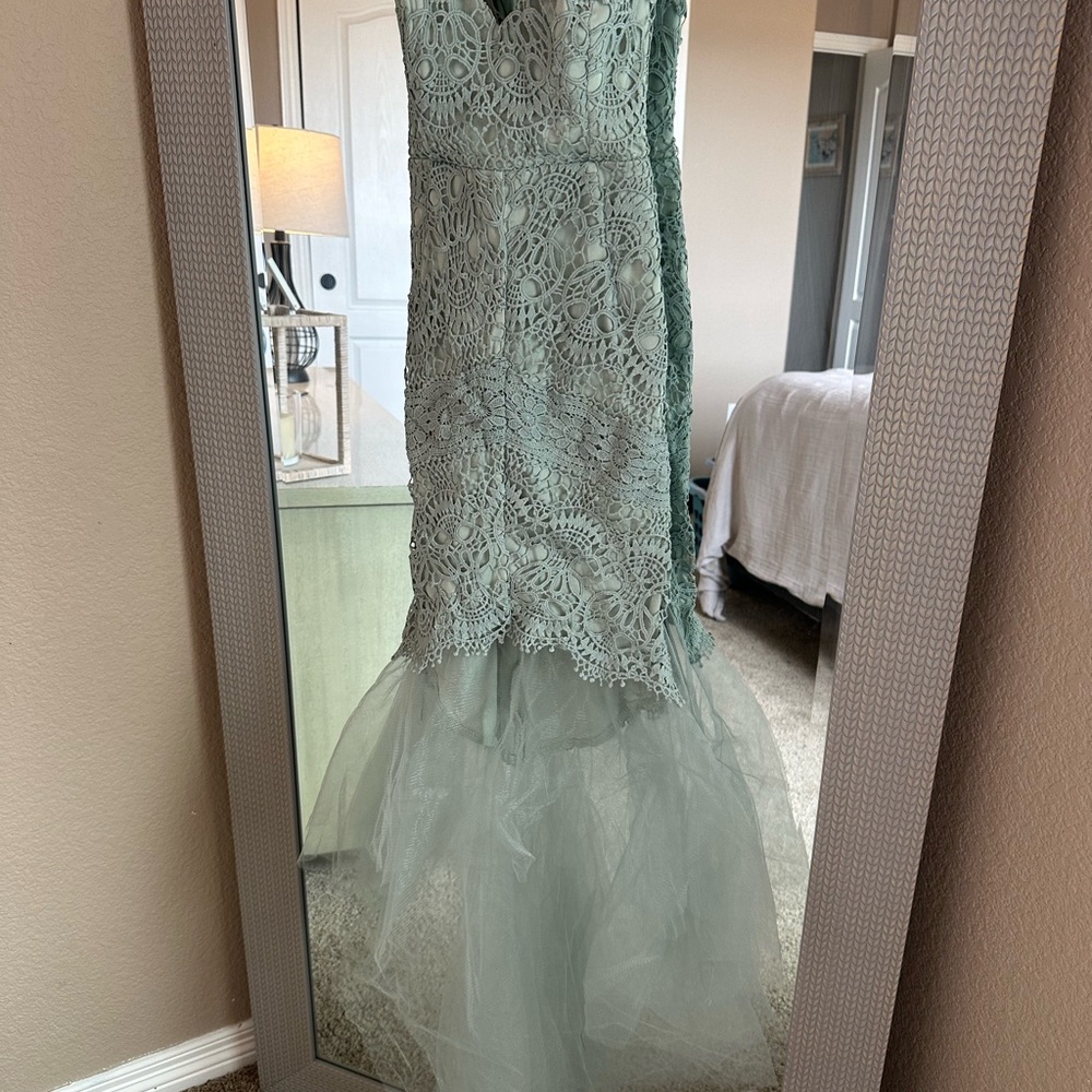 Elegant Lace and Tulle Gown in Light Green